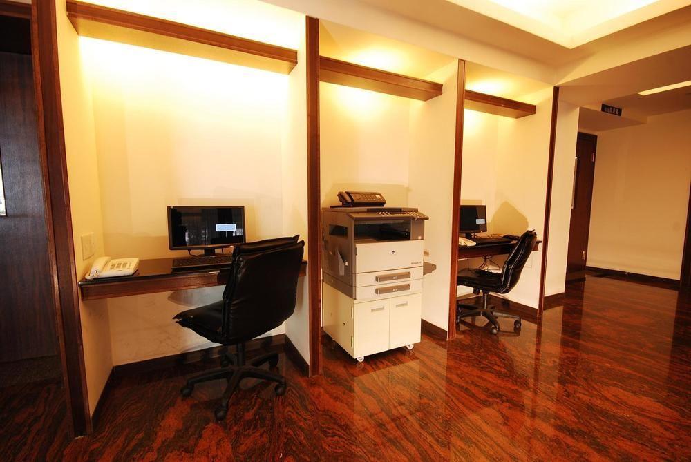 The Enterpriser Hotel Taichung Exterior photo