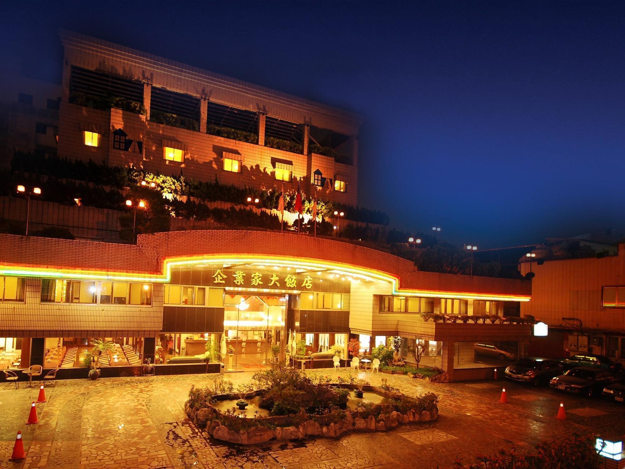 The Enterpriser Hotel Taichung Exterior photo