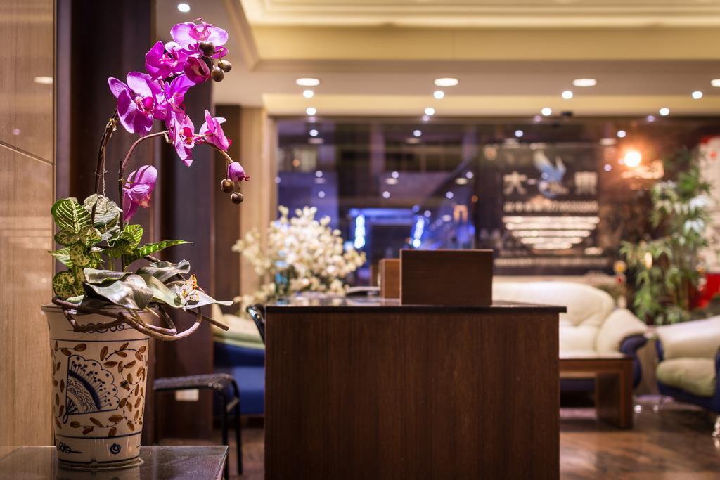 The Enterpriser Hotel Taichung Exterior photo