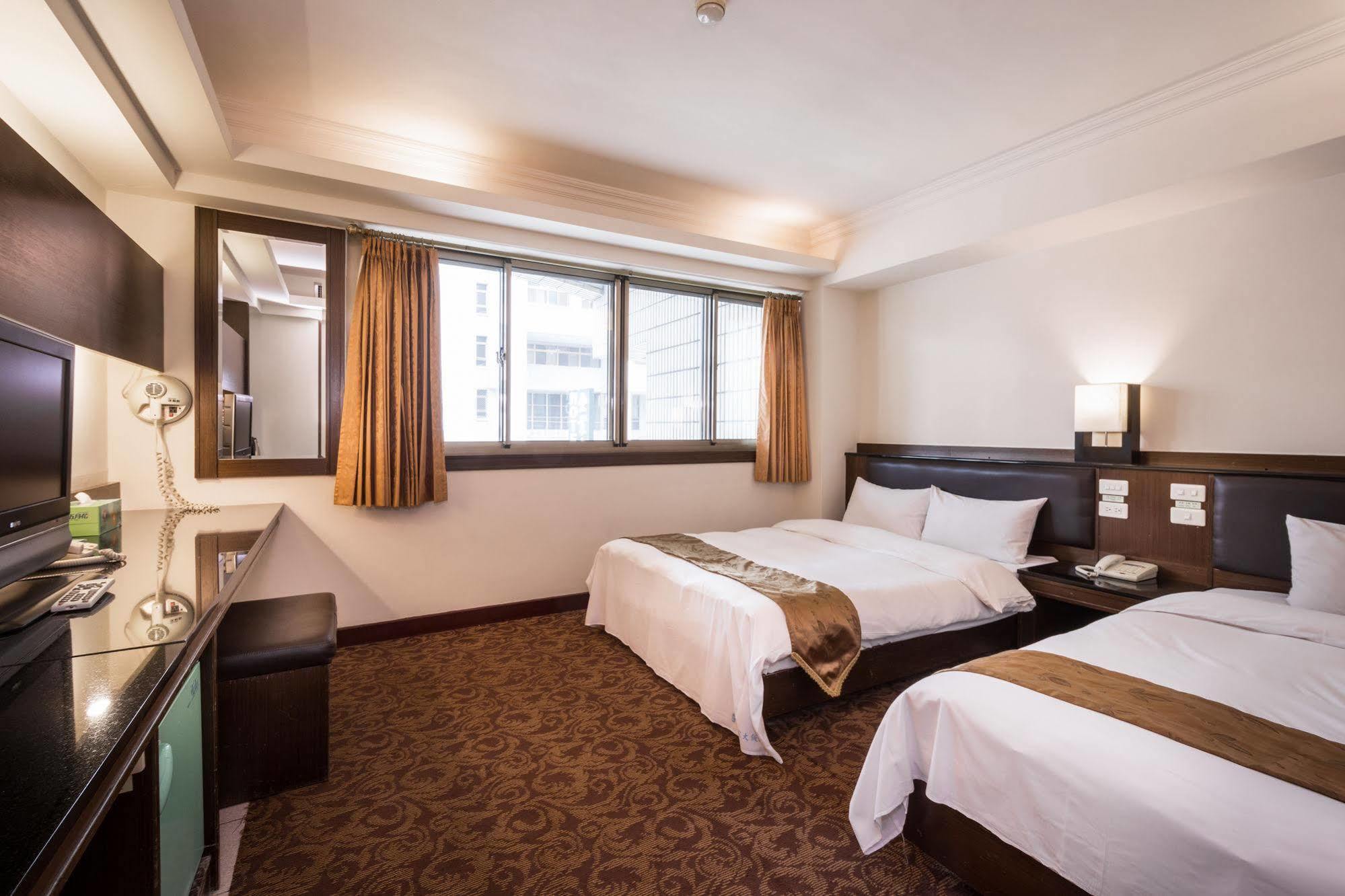 The Enterpriser Hotel Taichung Exterior photo