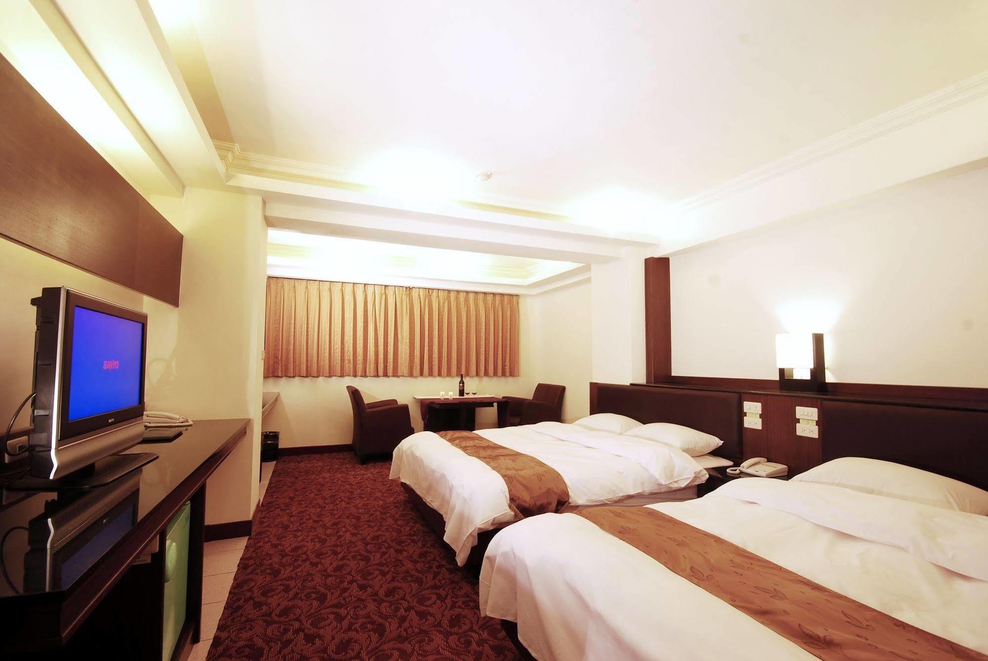 The Enterpriser Hotel Taichung Exterior photo