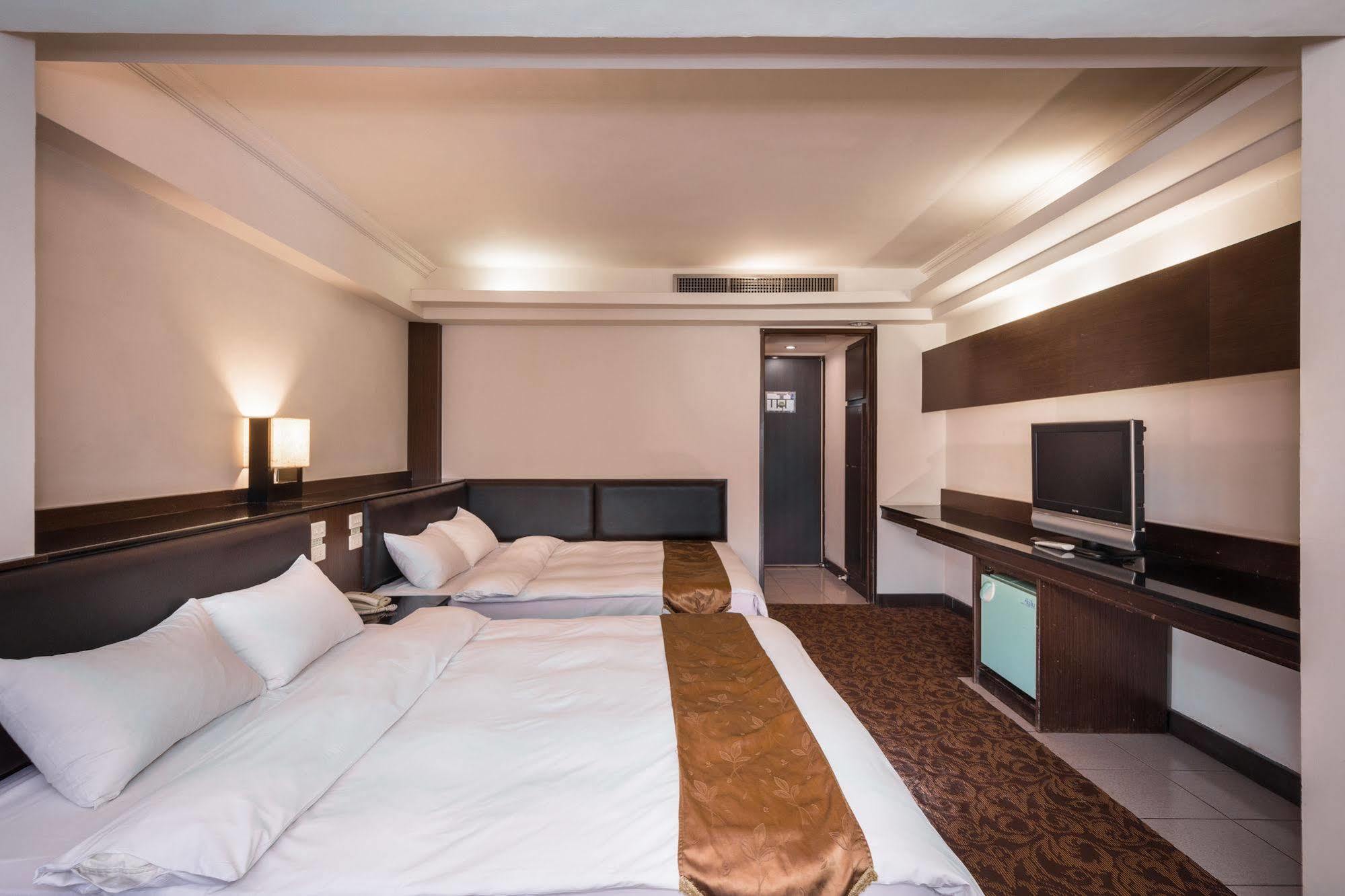 The Enterpriser Hotel Taichung Exterior photo