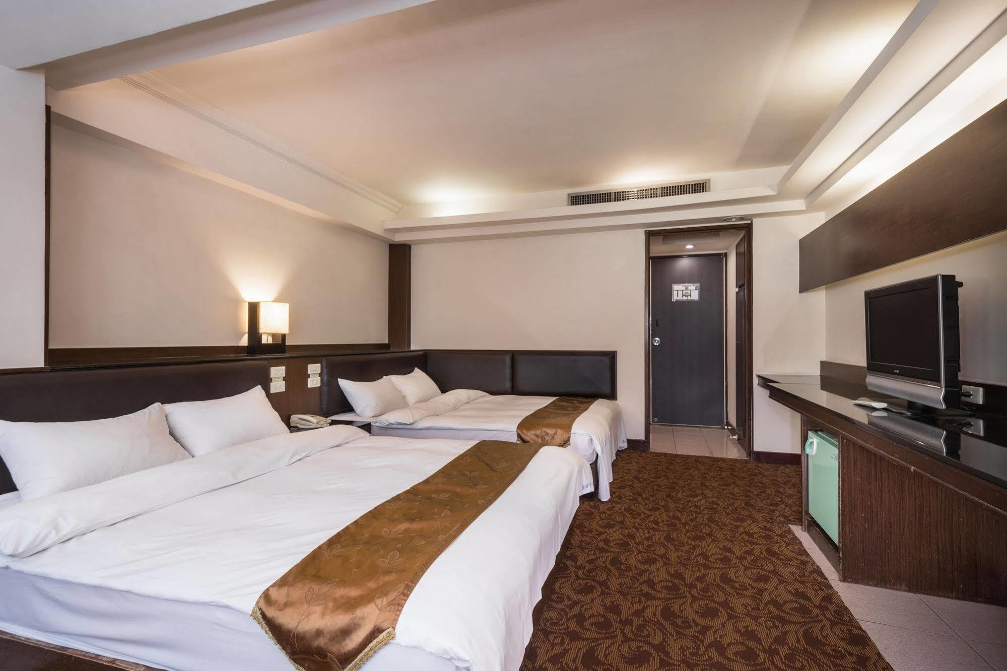 The Enterpriser Hotel Taichung Exterior photo