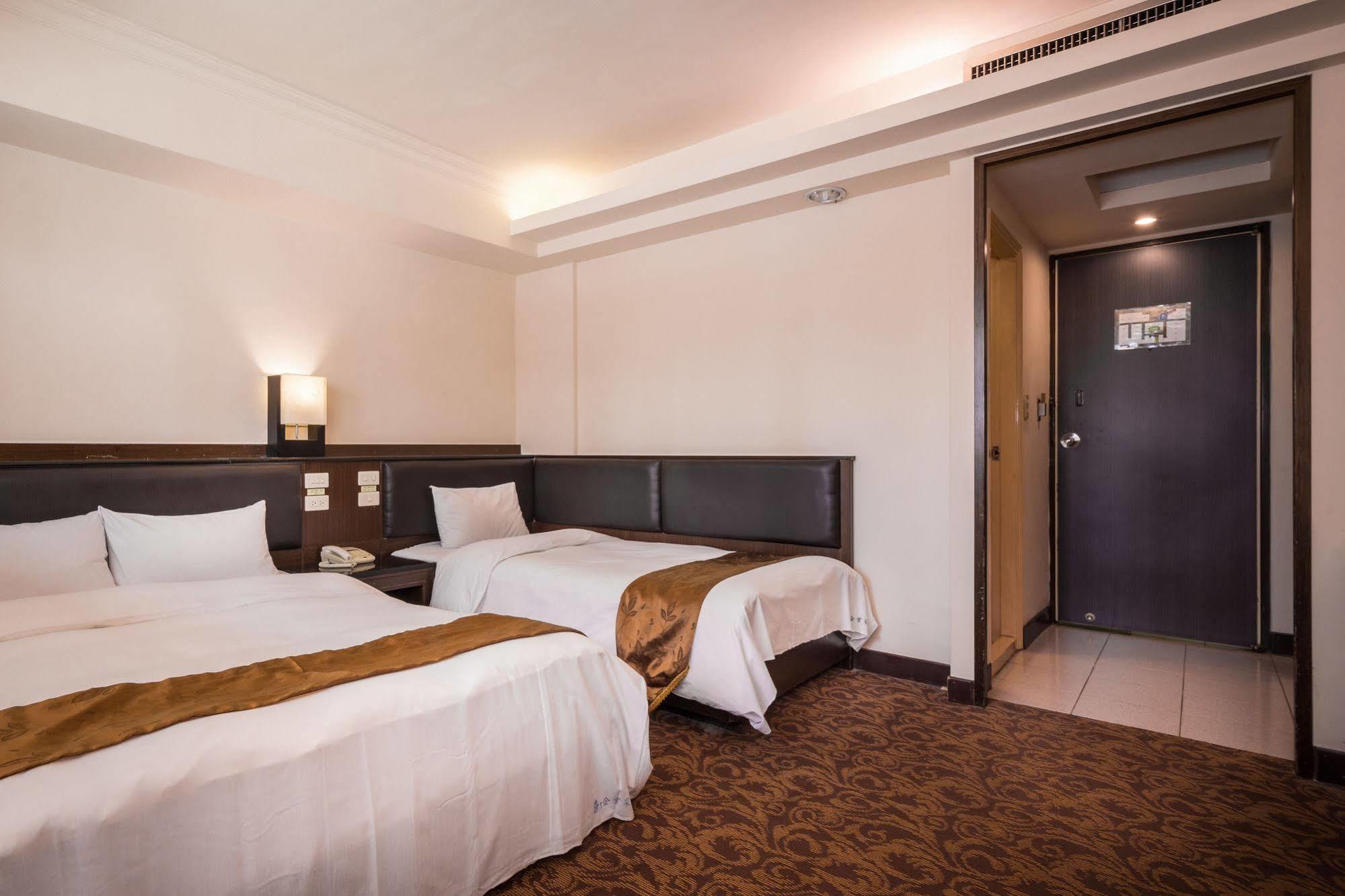 The Enterpriser Hotel Taichung Exterior photo