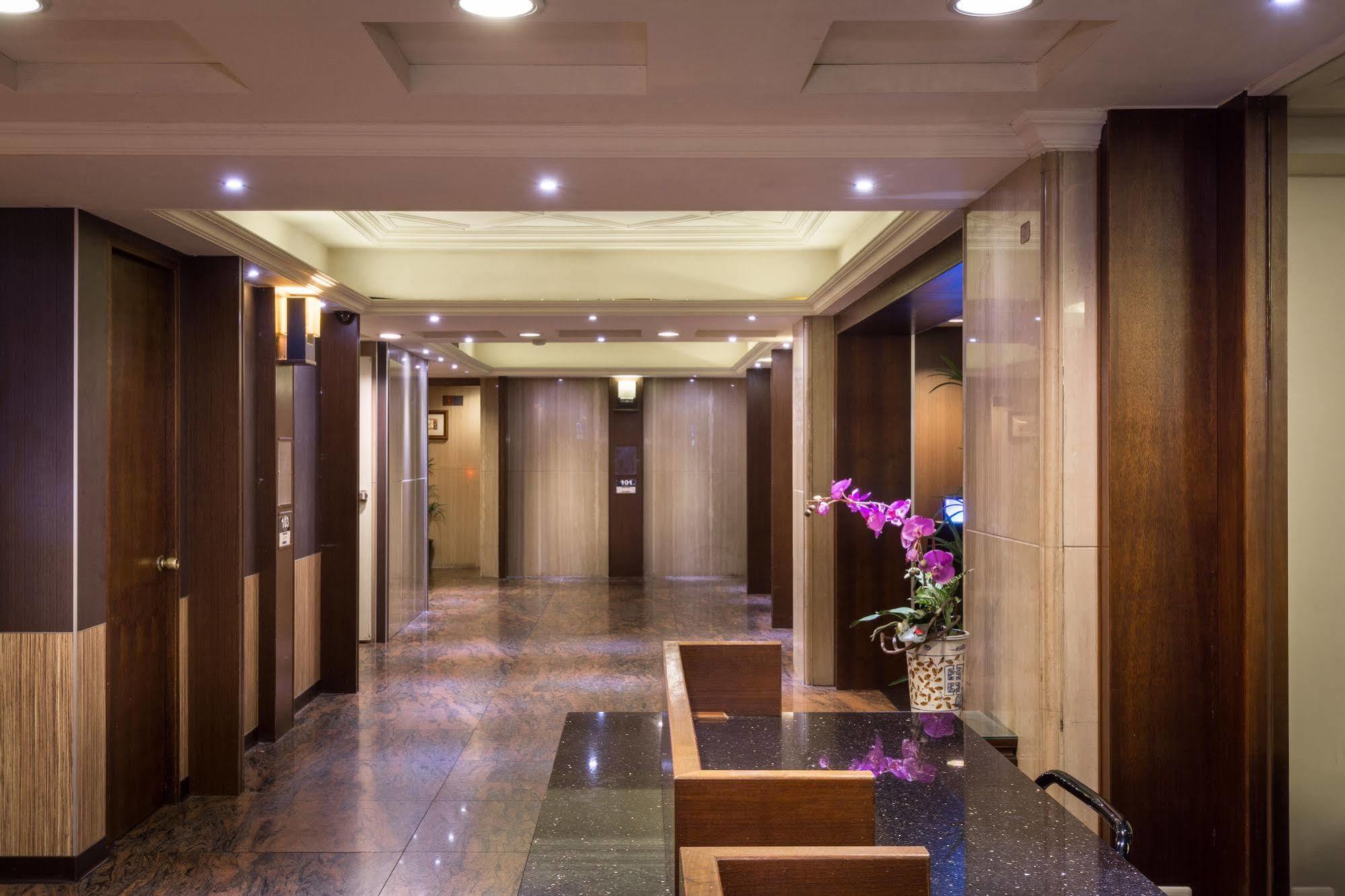 The Enterpriser Hotel Taichung Exterior photo